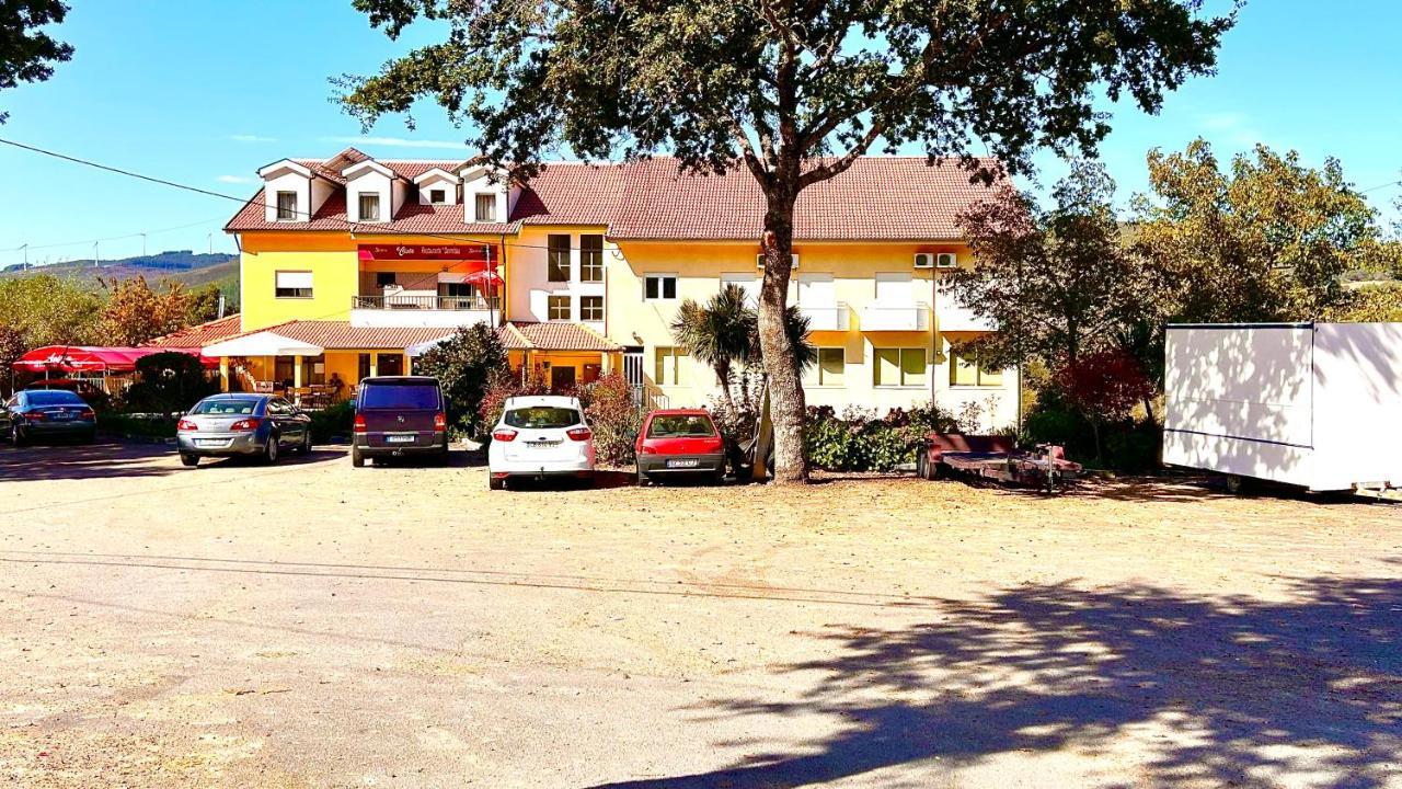 Residencial A Cista Hotel Vila da Ponte Екстериор снимка